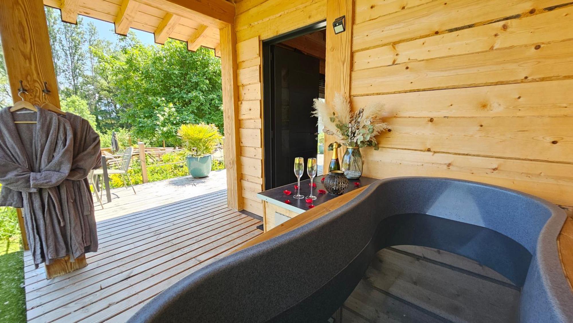L'Etang De La Tourne Bed & Breakfast Les Marches Ngoại thất bức ảnh